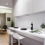 Elysium Retreat Next To White Tower & Helexpo