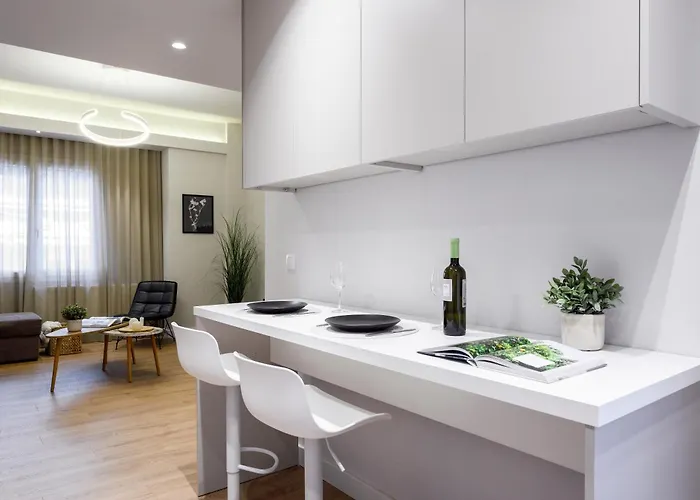 Elysium Retreat Next To White Tower & Helexpo