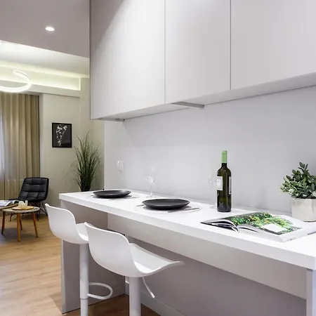 Elysium Retreat Next To White Tower & Helexpo