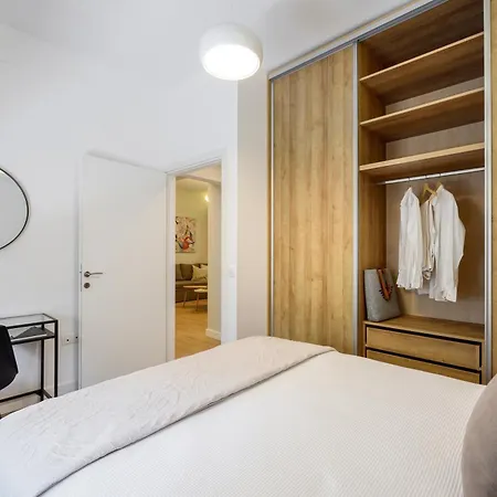 Elysium Retreat Next To White Tower & Helexpo