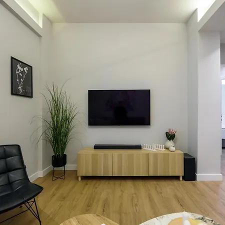 Elysium Retreat Next To White Tower & Helexpo Lägenhet